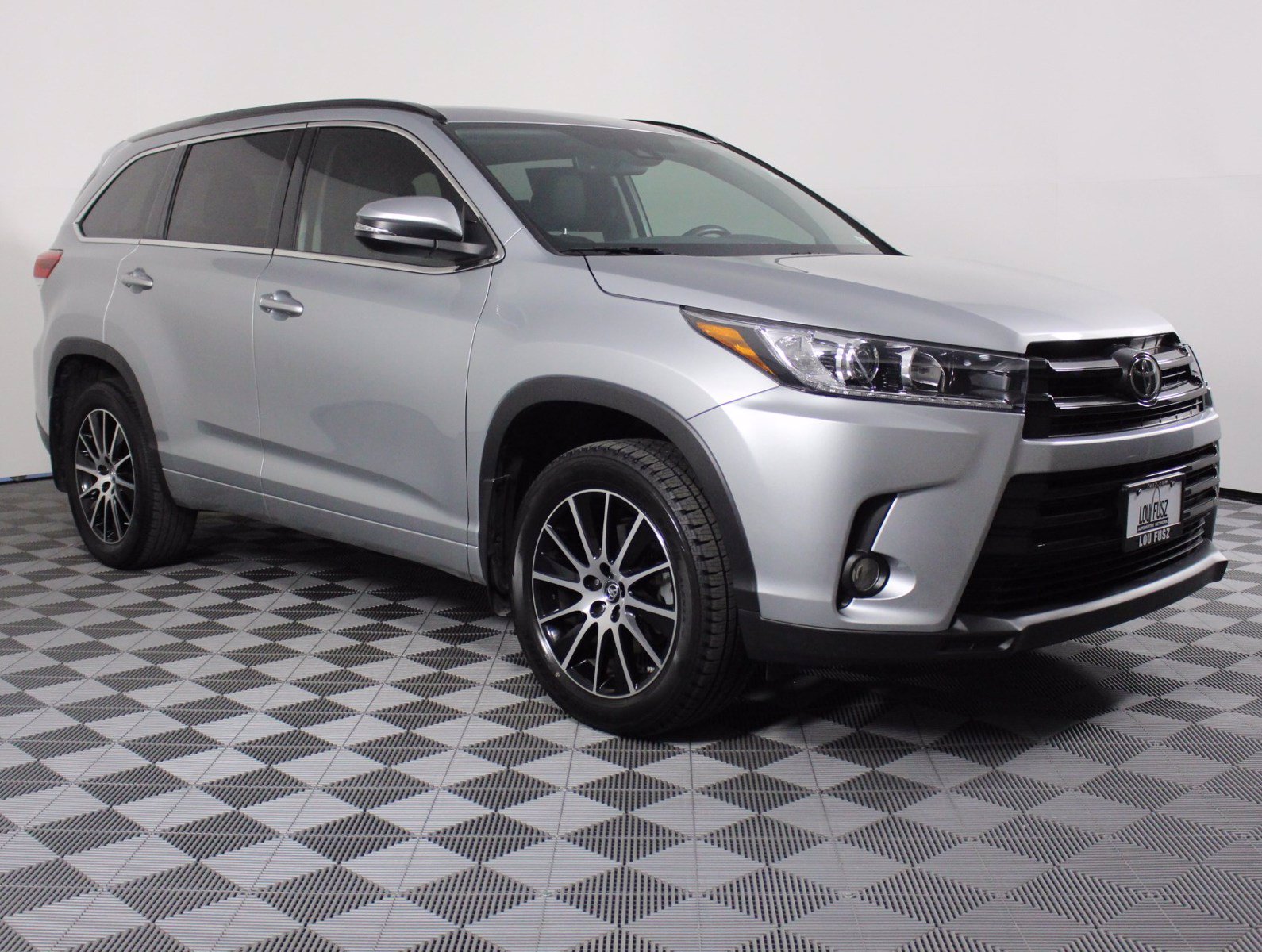 Certified Pre-Owned 2017 Toyota Highlander SE AWD Sport Utility