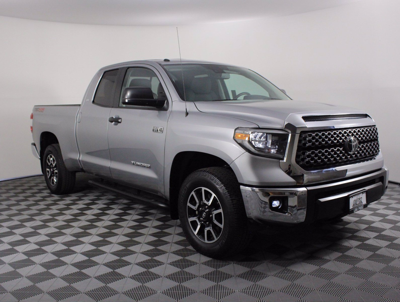 Certified Pre-Owned 2018 Toyota Tundra 4WD SR5 4WD Crew Cab Pickup